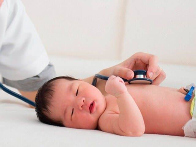 Кровь в моче у ребенка - что это значит и почему появляются ее следы и сгустки в урине?