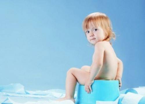 Белые комочки в кале у грудничка при грудном вскармливании: причины белого стула