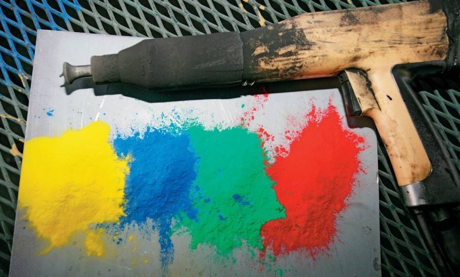 Как сделать цветной песок в домашних условиях своими руками и чем покрасить состав?