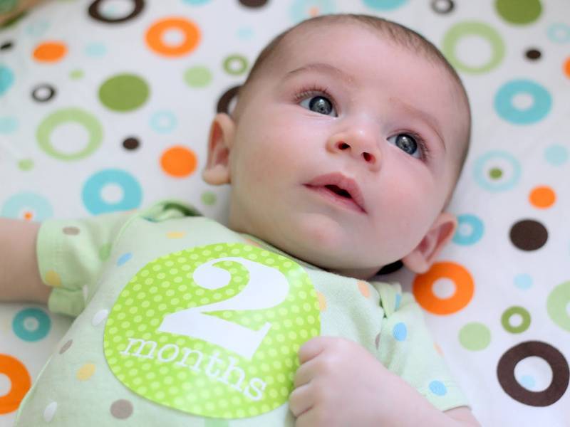 Сколько должен съедать новорожденный ???? за одно кормление: таблица (молока, смеси)