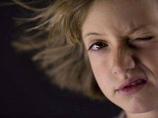 Невроз навязчивых движений у детей: лечение синдрома (Комаровский)