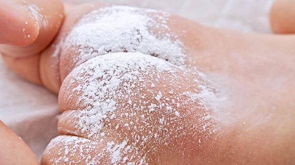 Пеленочный дерматит у детей: симптомы с фото и лечение по Комаровскому