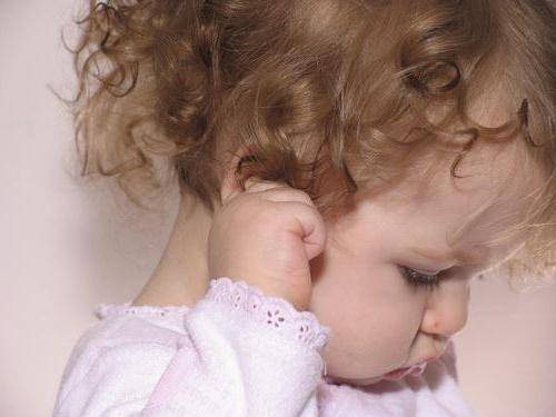 Почему может чесаться чистая кожа головы без вшей? грудной ребенок постоянно чешет уши и голову, трет затылок — почему это происходит.