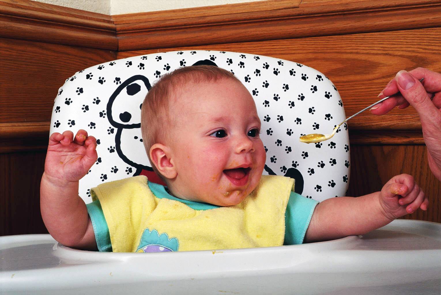 Режим дня ребенка в 3 месяца на грудном и искусственном вскармливании, сон