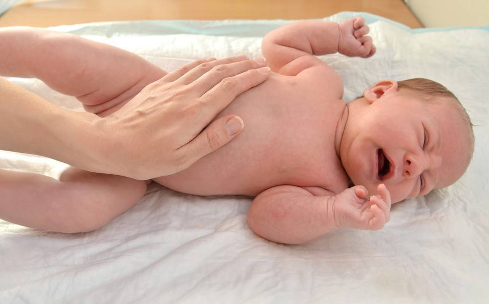 Белые комочки в кале у грудничка при грудном вскармливании: причины белого стула