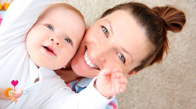 Развитие ребенка в 4 месяца: питание, рост и вес, уход за мальчиком, девочкой