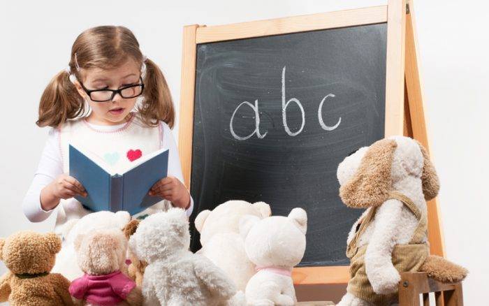 Подарок на 4 года девочке: что подарить ребенку на день рождения?