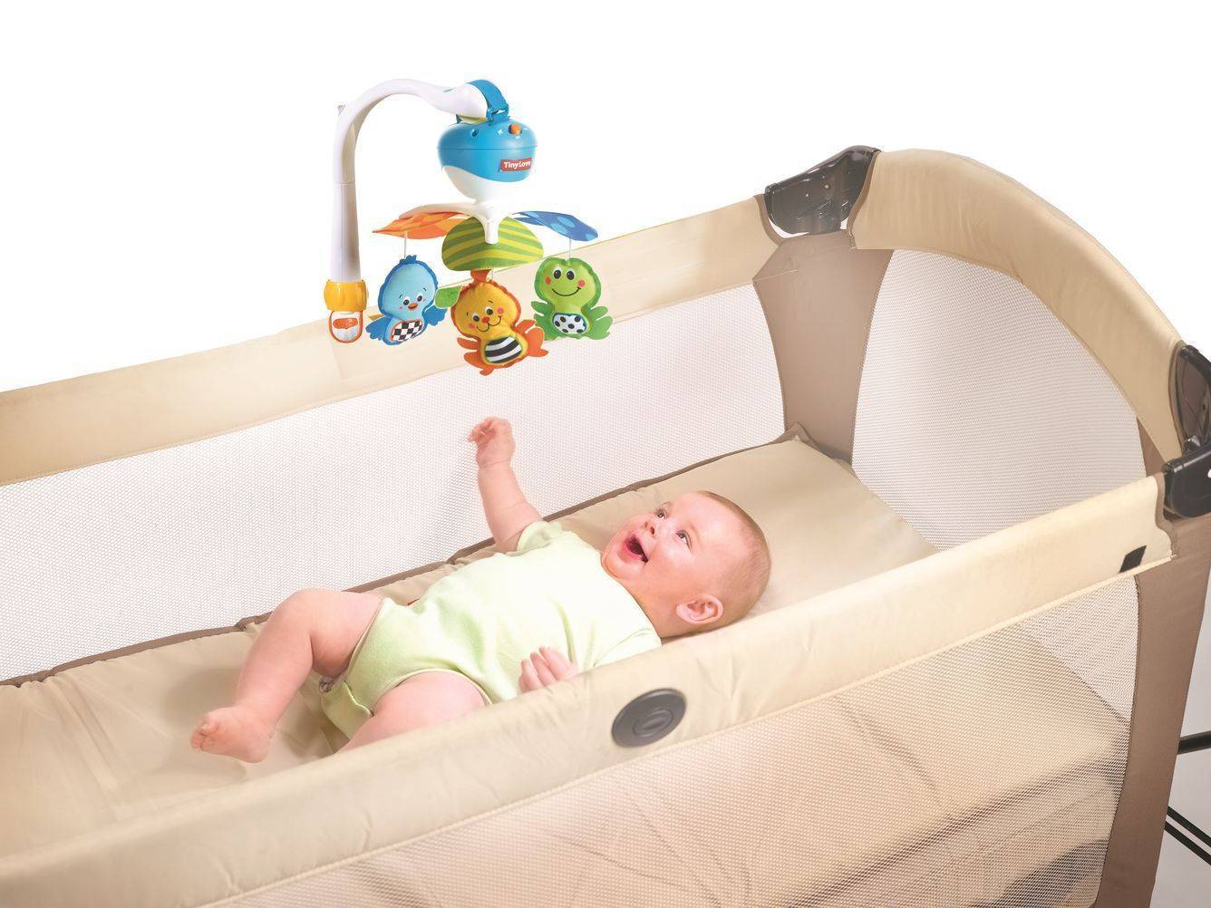 Какой мобиль для новорожденного лучше выбрать, когда его можно вешать на кроватку?