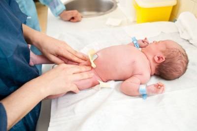 Родовая травма новорожденных: последствия повреждения шейного отдела позвоночника и головы