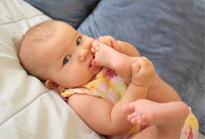 Сухая кожа у ребенка: каковы причины, что делать, если чешется и трескается эпидермис?