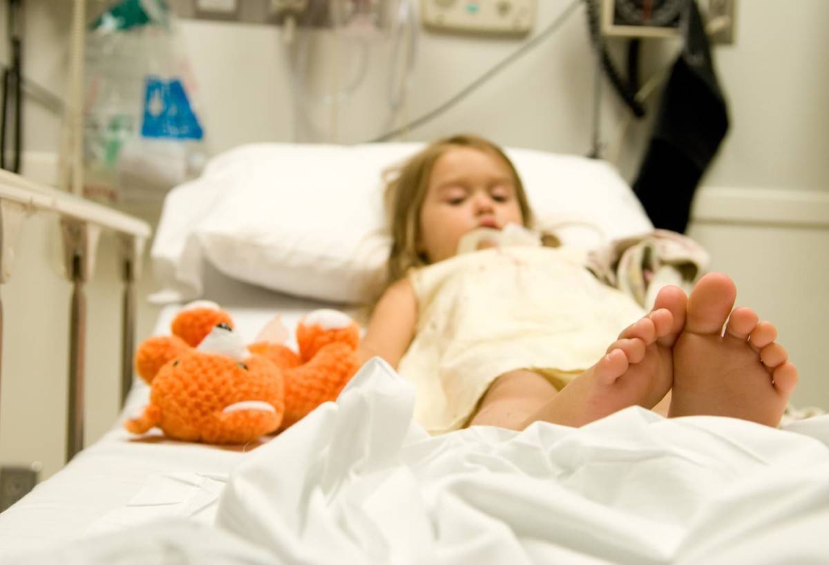 Дифтерия у детей: симптомы и лечение, профилактика, фото зева и гортани