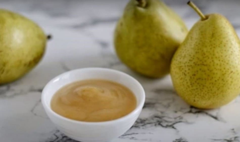 С какого возраста можно давать ребенку грушу: рецепт грушевого пюре для грудничка