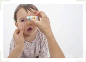 Почему ребенок стал моргать глазами и часто щуриться: причины и лечение