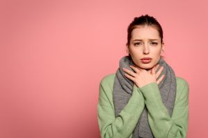 С чего начать борьбу с кашлем при ангине: советы и рекомендации