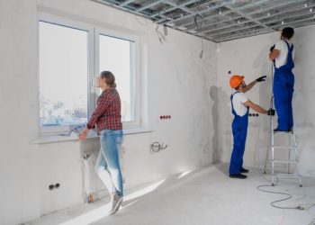 Как выбрать  надежную компанию, которая производит ремонт квартир: советы и рекомендации