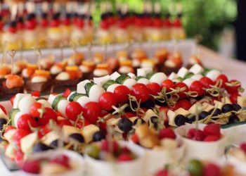 Кейтеринг на 23 февраля: Праздник для Мужчин