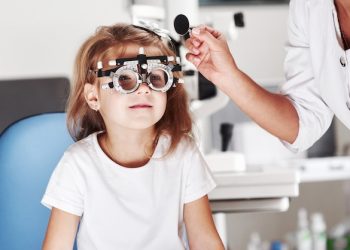 Детский офтальмолог в Москве