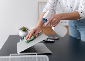 Как выбрать клининг: Ключевые аспекты при выборе профессиональных уборочных услуг