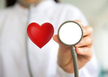 Как выбрать надежного кардиолога: ключевые шаги для заботы о вашем сердце