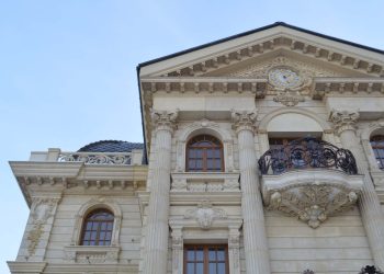 Преимущества отделки фасада гранитом