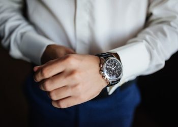 Выбор идеальных часов в подарок: Исчерпывающее руководство