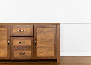 Выбор напольных шкафов для вашей кухни: Исчерпывающее руководство