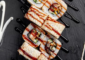 Преимущества заказа роллов на дом