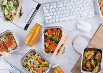 Преимущества доставки обедов в офис