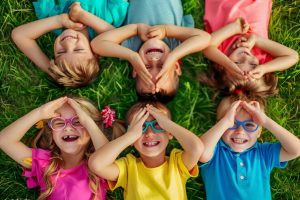 Как выбрать детский лагерь на каникулы: ключевые аспекты для родителей