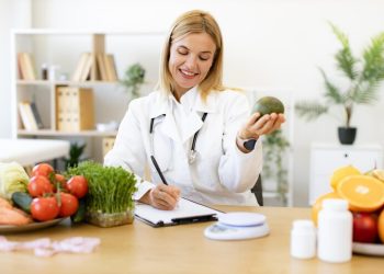 Преимущества корректировки питания с нутрициологом: путь к здоровью, энергии и внутреннему балансу
