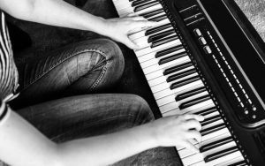 Как выбрать курс по обучению игре на фортепиано