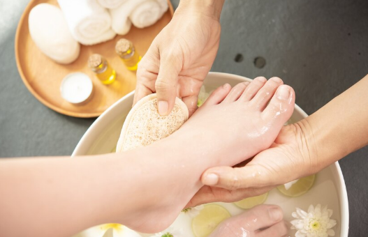 Почему важен подологический педикюр и как его правильно делать