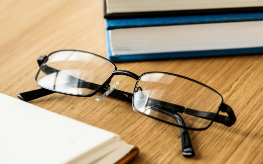 Правильный подбор круглых форм очков для зрения и защиты от солнца