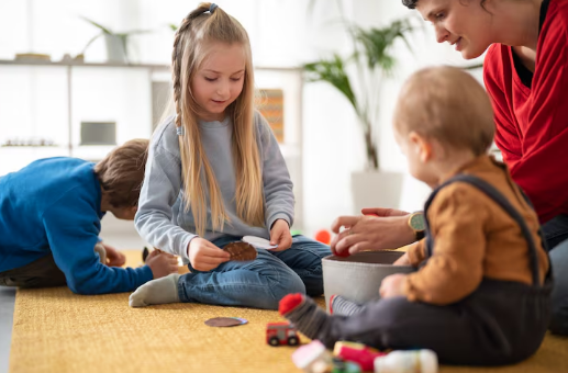 Как выбрать няню для ребенка: ключевые аспекты и важные критерии