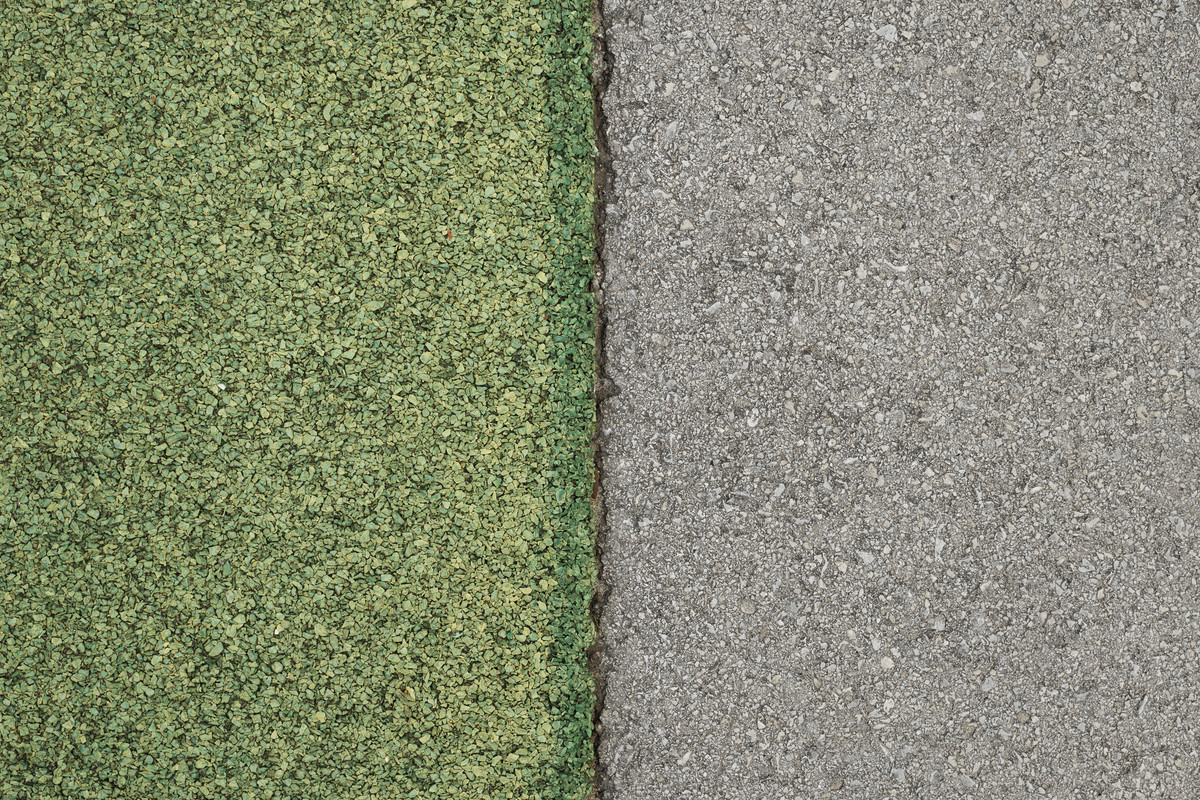 Материалы и покрытия в детских игровых комплексах: что важно знать родителям