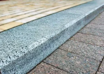 Инновационные способы применения бордюра из гранита в архитектуре и дизайне