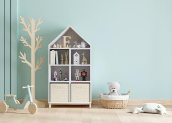 Что учитывать при выборе шкафа в детскую