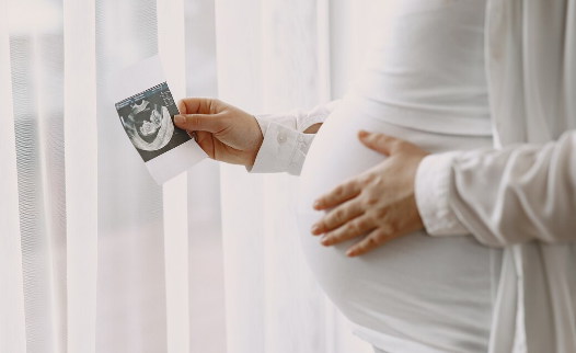 ЭКО в естественном цикле: бережный путь к материнству