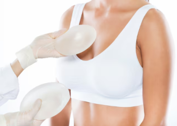 Грудные импланты: все, что нужно знать перед операцией