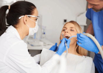 Почему важно вовремя лечить зубы: здоровье полости рта как основа благополучия всего организма