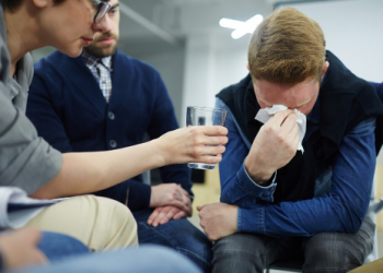 Психиатр на дом: когда помощь нужна здесь и сейчас