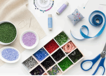 Как выбрать бисер для рукоделия: путеводитель в мире маленьких бусин