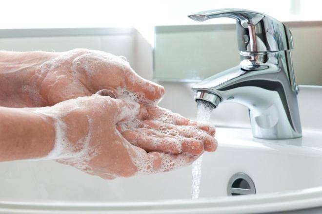 Как уменьшить Манту на руке в домашних условиях - можно ли мазать "Фенистилом" и другими средствами?