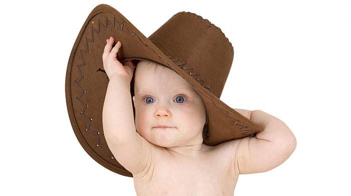 Во сколько месяцев можно сажать ???? мальчиков (присаживать на попу и на руках)?