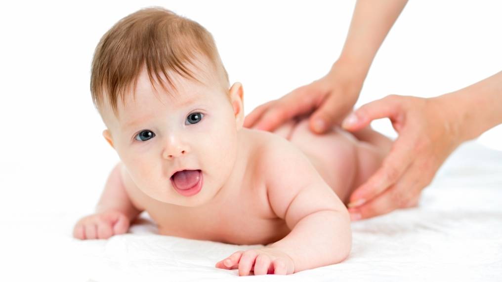 Что должен уметь ребенок в 2 месяца (мальчик, девочка): критерии развития