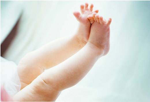 Сухая кожа у ребенка: каковы причины, что делать, если чешется и трескается эпидермис?