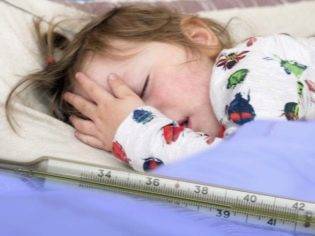 Судороги у ребенка при температуре: что делать - первая помощь при фебрильных судорогах