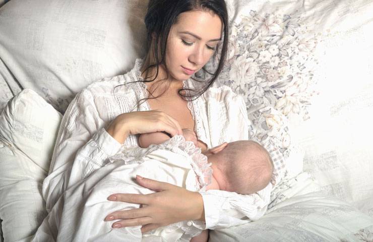 Скудные месячные - причины: почему очень плохо и слабо идет менструация, а выделения без крови?