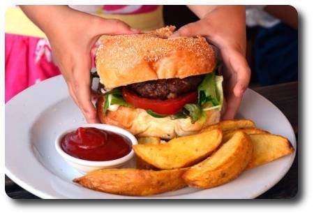 Остановился желудок у ребенка, появилась рвота: что делать, как запустить пищеварение?