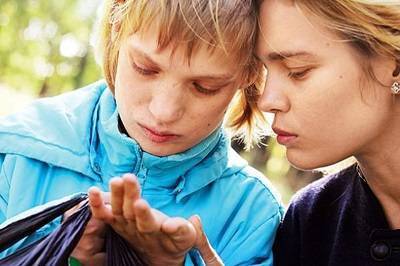 Аутизм у детей: что это за болезнь - причины и симптомы заболевания